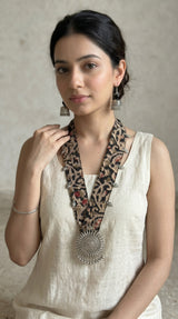 Kalamkari Floral Fabric Strap Necklace with Silver Sun Medallion Pendant Necklace Set