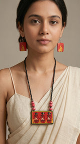 Red Hand Painted Tribal Motifs Thread Closure Ceramic Necklace Set