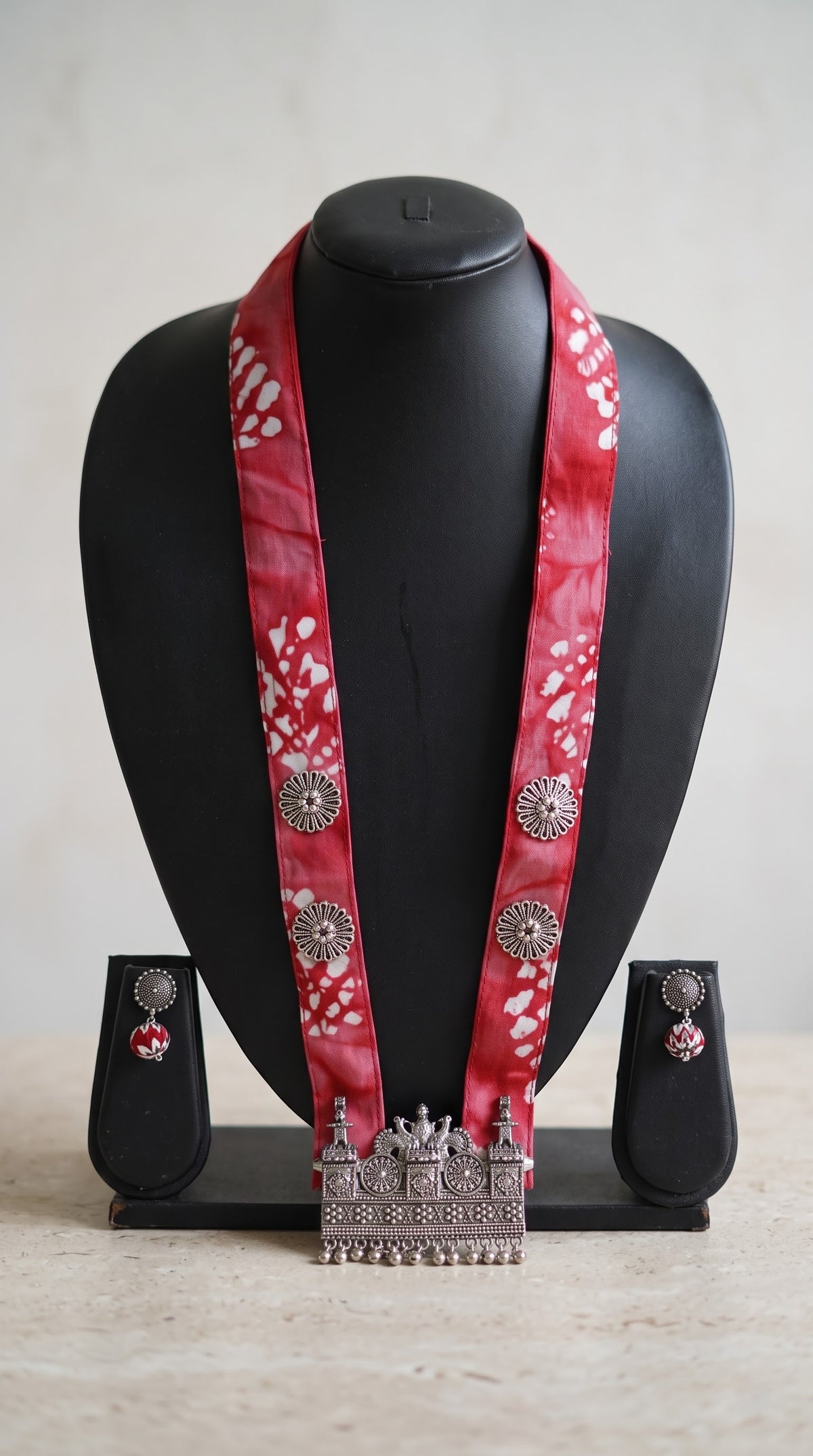 Block Print Statement Pendant Collar Necklace