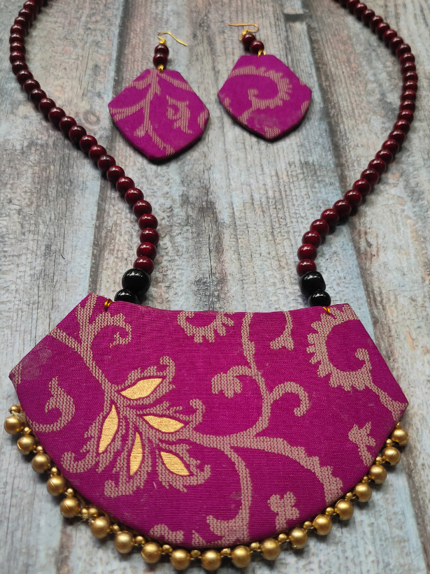 Festive Fuchsia Fabric Necklace Set with Wooden Beads Closure
