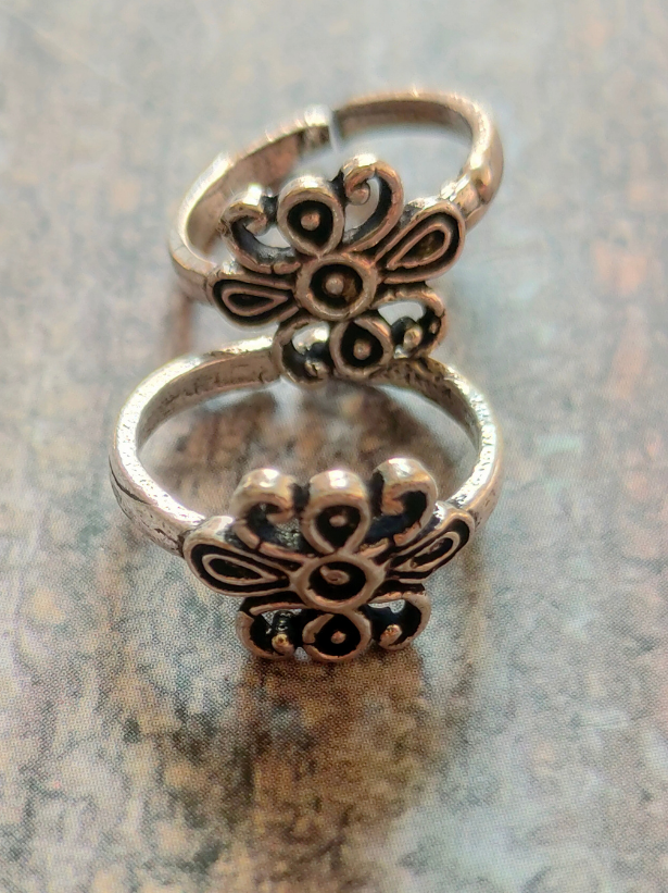 Set of 2 Silver Toe Rings