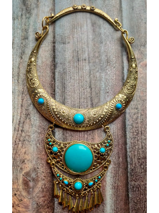 3 Layer Hasli Necklace Set with a Statement Pendant (Turquoise Stones)