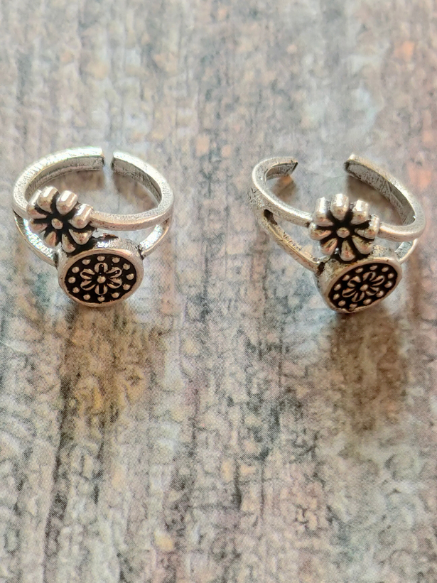 Set of 2 Silver Toe Rings