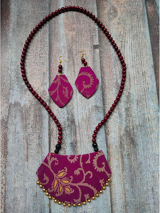 Festive Fuchsia Fabric Necklace Set with Wooden Beads Closure