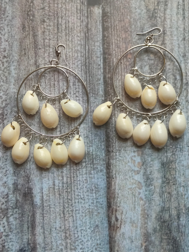 Concentric Circles Shell Earrings