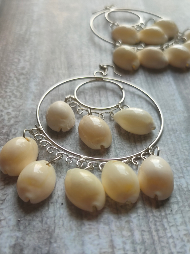 Concentric Circles Shell Earrings