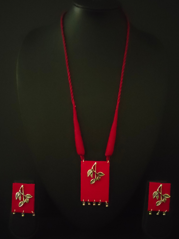 Red Fabric Necklace Set with Metal Leaves and Beads Detailing