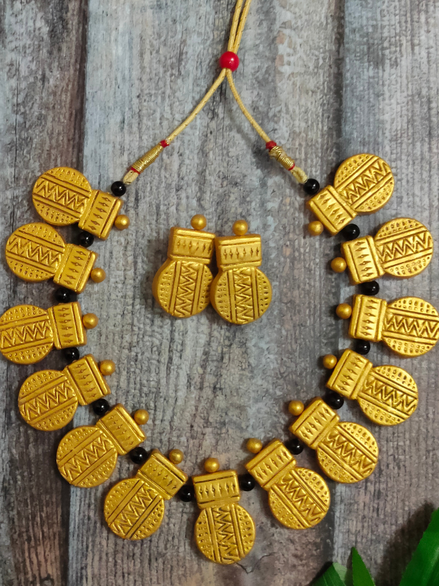 Thread Closure Handpainted Golden Terracotta Necklace Set