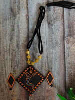 Load image into Gallery viewer, Thread Closure Ganesha Handpainted Terracotta Necklace Set
