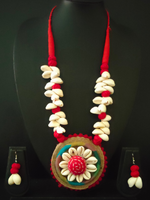 Load image into Gallery viewer, Shell and Jute Work Kantha Embroidered Fabric Necklace Set
