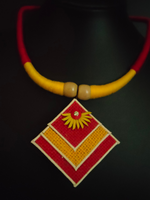 Load image into Gallery viewer, Minimalist Elegant Red &amp; Yellow Jute Necklace Set with Thread Closure
