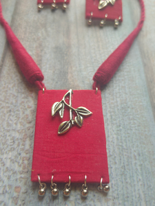 Red Fabric Necklace Set with Metal Leaves and Beads Detailing