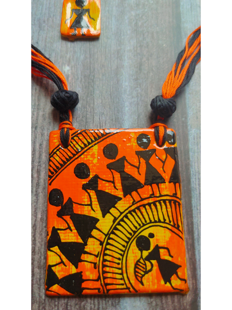 Vibrant Hand Painted Tribal Motifs Thread Closure Ceramic Necklace Set