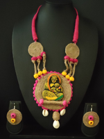 Load image into Gallery viewer, Jute and Shell Work Mother Baby Clay Work Necklace Set with Thread Closure
