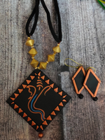 Load image into Gallery viewer, Thread Closure Ganesha Handpainted Terracotta Necklace Set
