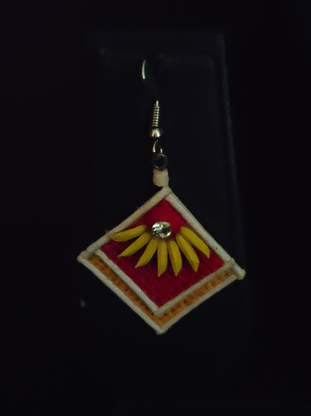 Minimalist Elegant Red & Yellow Jute Necklace Set with Thread Closure