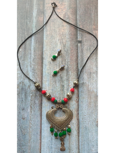 Paan Shaped Metal Pendant and Fabric Beads Necklace Set