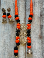 Load image into Gallery viewer, Fabric Beads Metal Work Necklace Set
