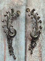 Load image into Gallery viewer, Oxidised Silver Earcuff with Metal Chain Strands
