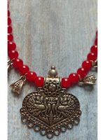 Load image into Gallery viewer, Red Glass Beads and Metal Pendant Necklace Set with Thread Closure
