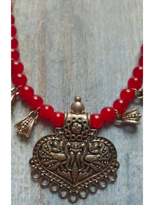 Red Glass Beads and Metal Pendant Necklace Set with Thread Closure