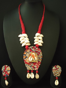 Kalamkari Fabric Shell Work Handcrafted Necklace Set with Thread Closure
