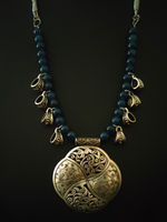 Load image into Gallery viewer, Glass Beads and Statement Metal Pendant Necklace Set
