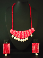 Load image into Gallery viewer, Red Hand Painted Fabric Necklace Set with Shells
