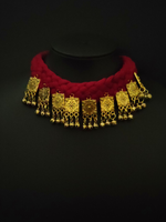 Load image into Gallery viewer, Antique Gold Finish Thread Work Hasli Necklace Set
