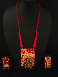 Red & White Fabric Necklace Set with Antique Gold Finish Metal Accents