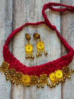 Load image into Gallery viewer, Antique Gold Finish Thread Work Hasli Necklace Set
