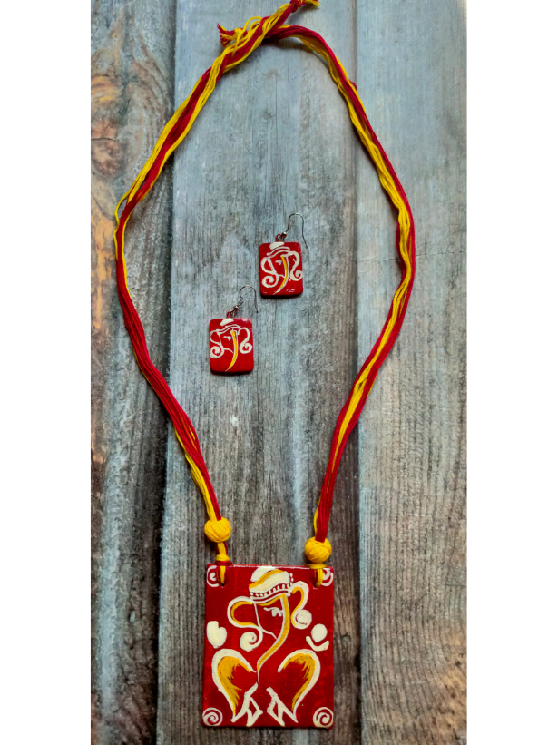 Hand Painted Ganesha Thread Closure Ceramic Necklace Set