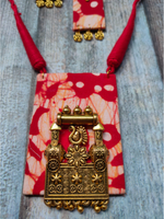 Load image into Gallery viewer, Red &amp; White Fabric Necklace Set with Antique Gold Finish Metal Accents
