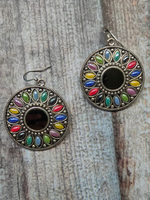 Load image into Gallery viewer, Intricately Detailed Necklace Set with Rhinestones and Mirror
