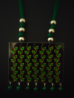 Load image into Gallery viewer, Hand Painted Leaf Motifs on Glass Necklace Set with Thread Closure
