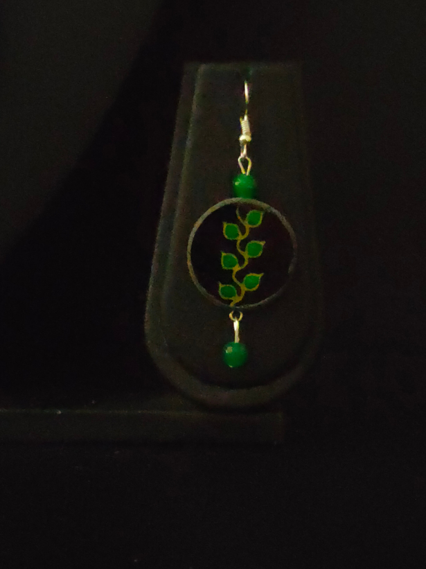 Hand Painted Leaf Motifs on Glass Necklace Set with Thread Closure