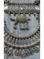 Load image into Gallery viewer, Royal Maharani Metal Necklace
