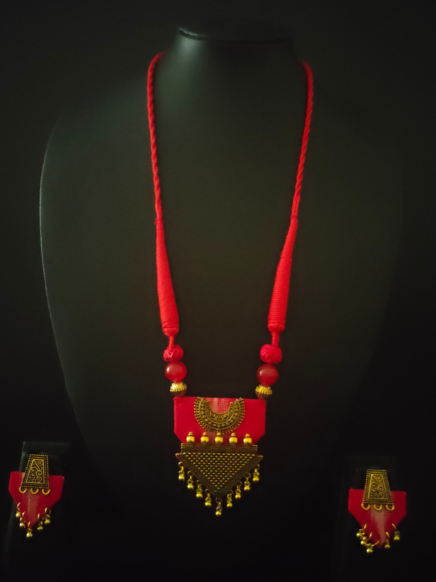 Red Fabric and Antique Gold Finish Necklace Set