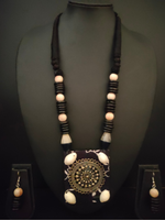 Load image into Gallery viewer, Shells and Wooden Beads Fabric Necklace Set with Metal Pendant
