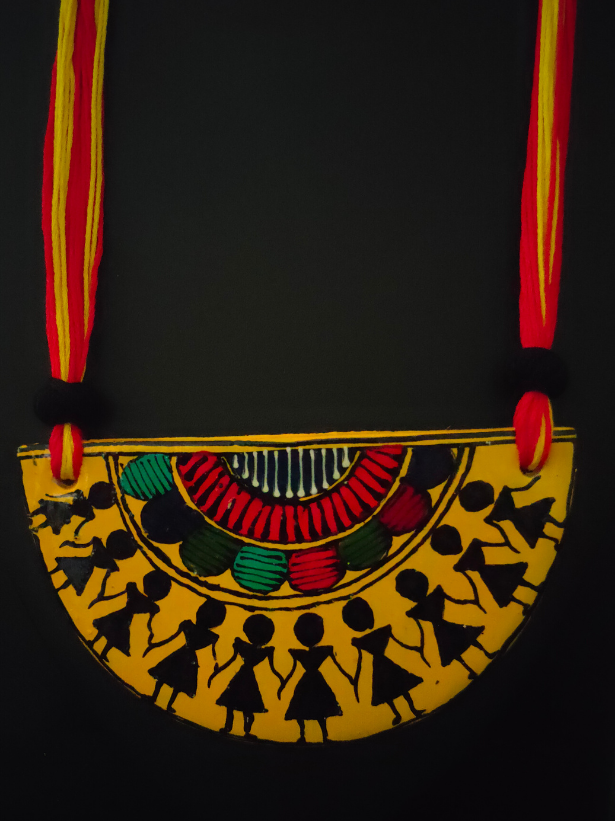 Half Moon Hand Painted Tribal Motifs Thread Closure Ceramic Necklace Set