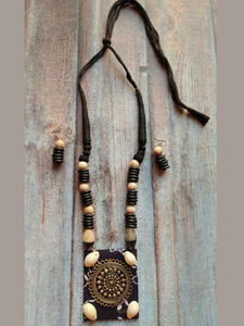 Shells and Wooden Beads Fabric Necklace Set with Metal Pendant