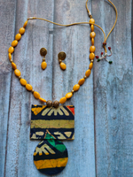 Load image into Gallery viewer, Block Printed Fabric Necklace Set with Stones and Metal Pendant
