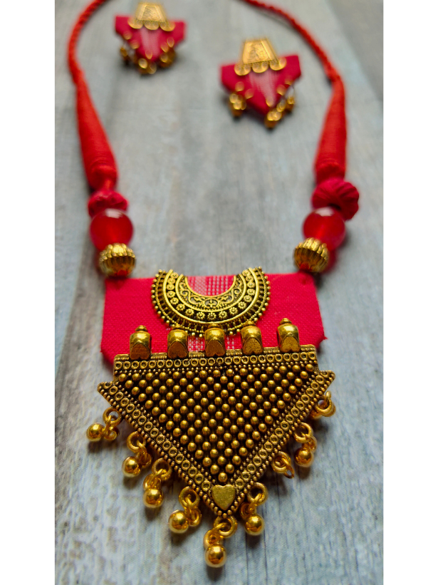 Red Fabric and Antique Gold Finish Necklace Set