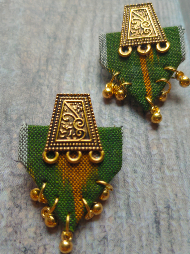 Yellow & Green Fabric and Antique Gold Finish Metal Pendant Necklace Set