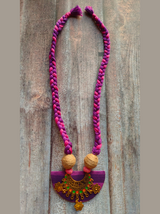 Fabric and Antique Gold Finish Metal Pendant Necklace Set with Braided Threads Closure