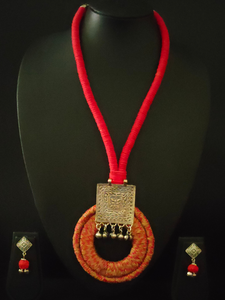 Circular Fabric and Metal Work Pendant Necklace Set