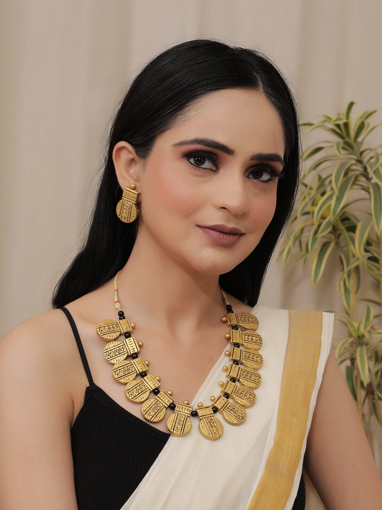 Thread Closure Handpainted Golden Terracotta Necklace Set