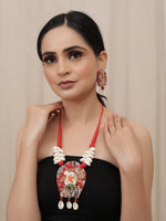 Load image into Gallery viewer, Kalamkari Fabric Shell Work Handcrafted Necklace Set with Thread Closure
