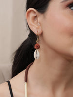 Load image into Gallery viewer, Minimalist Shells and Rudraksha Thread Necklace Set
