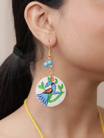 Load image into Gallery viewer, Hand Painted Peacock Wooden Necklace Set with Shells and Thread Closure
